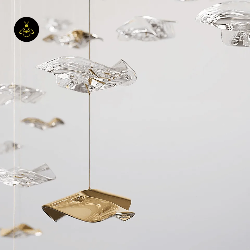 Wave Chandelier with 69 Cascading Glass Leaves – Ø75 cm Integrated LED, for Living & Dining Rooms 8 Close-up of clear, gold and amber glass wave leaves on the wave chandelier