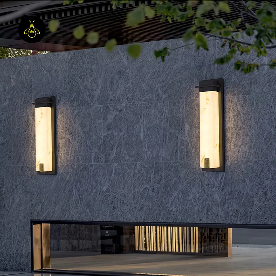 Weatherproof IP65 Outdoor Wall Light – Black Alabaster Sconce, 94 cm 5 Long black outdoor wall light with warm 3000K alabaster panel on a covered facade