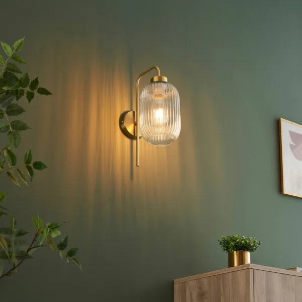 Fluted Glass Wall Light – Clear Ribbed Glass, Brushed Gold Sconce, 34.5 cm — 3D preview