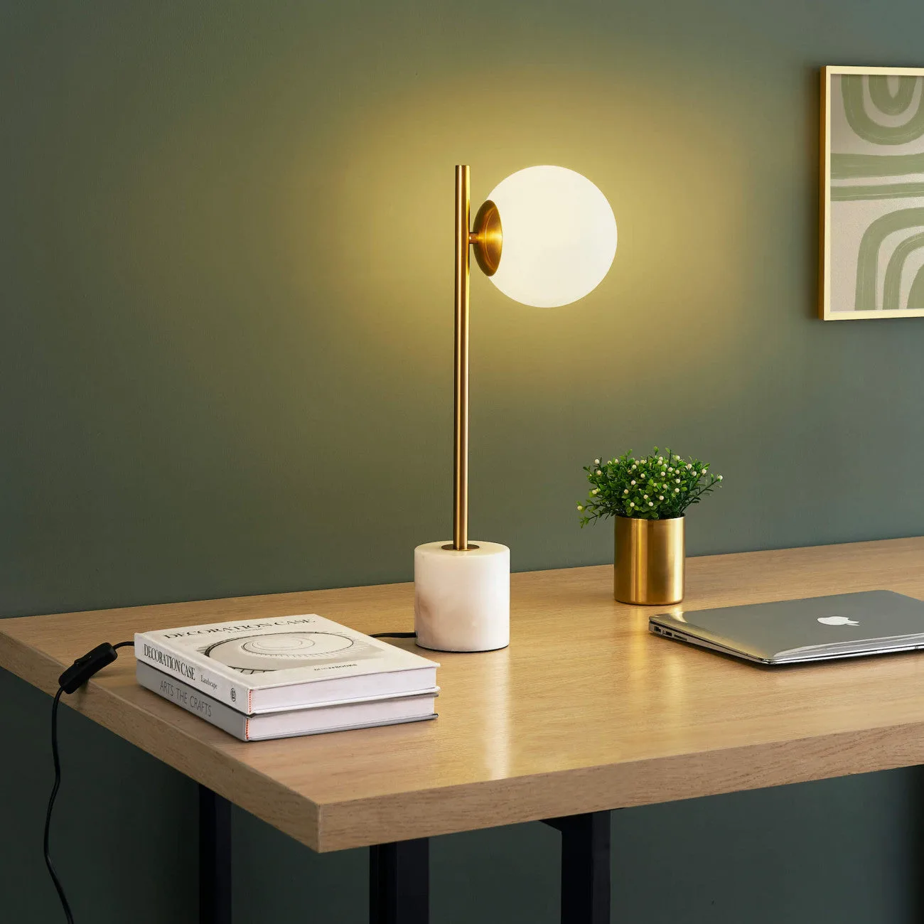 Marble Table Lamp with Opal Glass Globe – Brass Finish, 34 cm 3 Marble table lamp with opal borosilicate glass globe in a modern decor setting