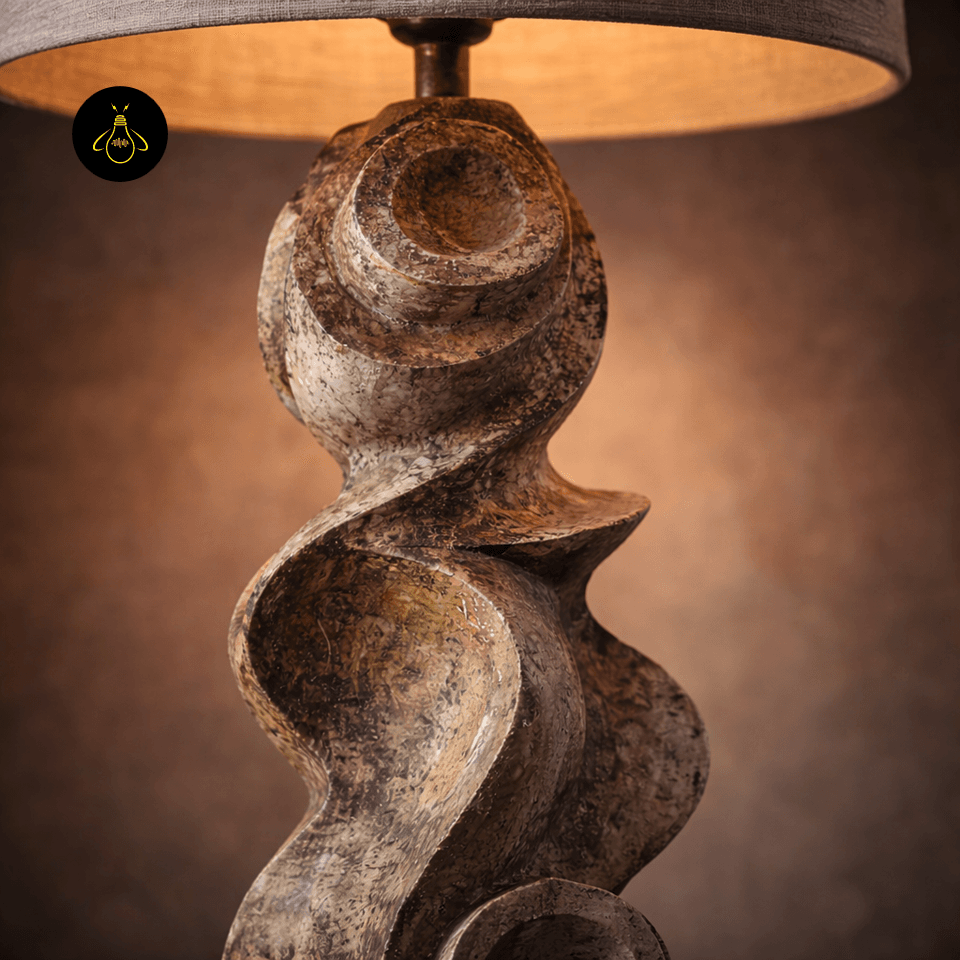 Sculptural Table Lamp – Carved Wood Base with Linen Shade, 72 cm 3 Close-up of sculptural wood table lamp base curves and patina