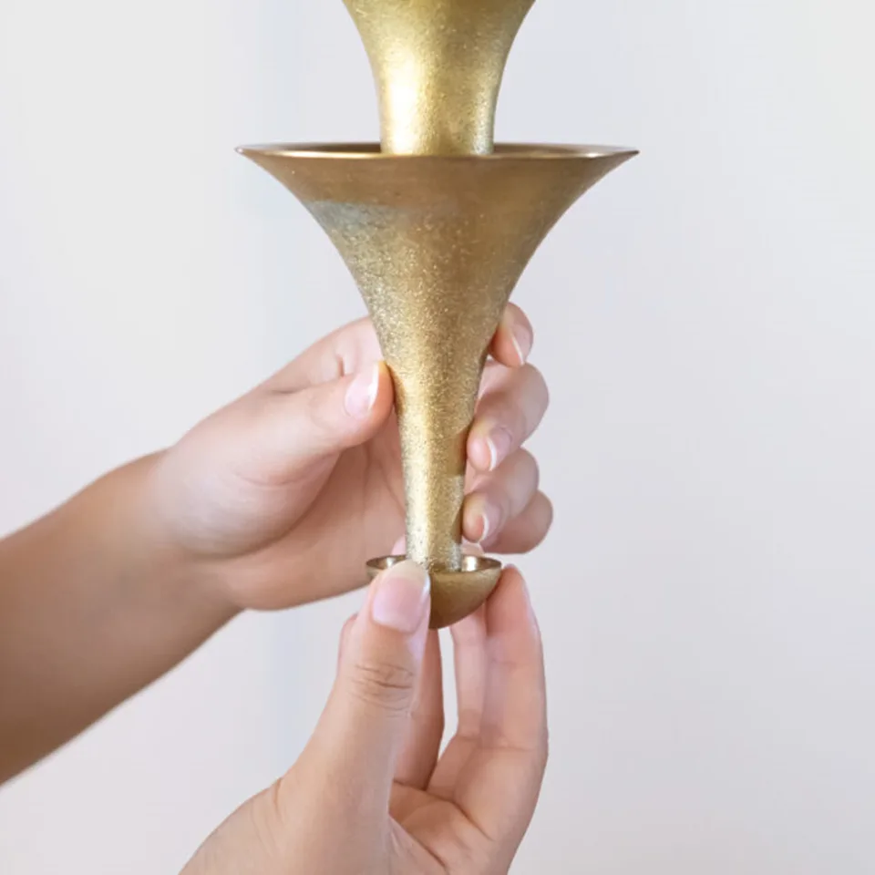Brass Uplight Pendant Light – 300 mm Indirect LED Disc | Jagmag Lights 5 The brass finial being unscrewed by hand to open the downward aperture